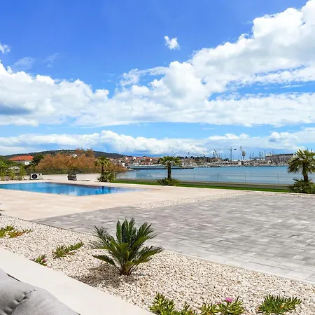 Apartment Royal Dutch At Sea Trogir