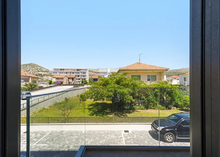 Royal Dutch At Sea *