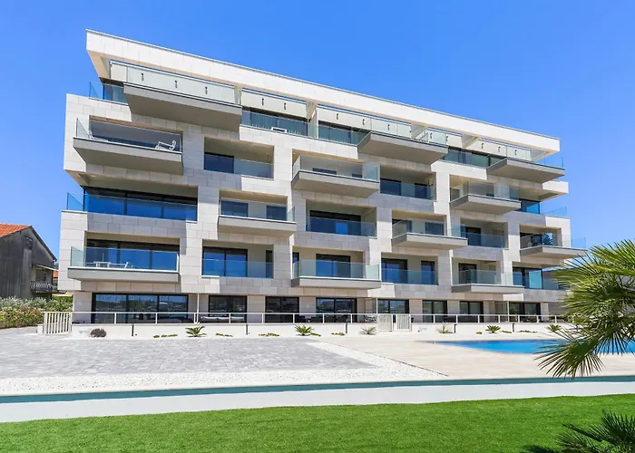 Апартаменты Royal Dutch At Sea *