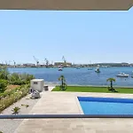 Royal Dutch At Sea דירה טרוגיר